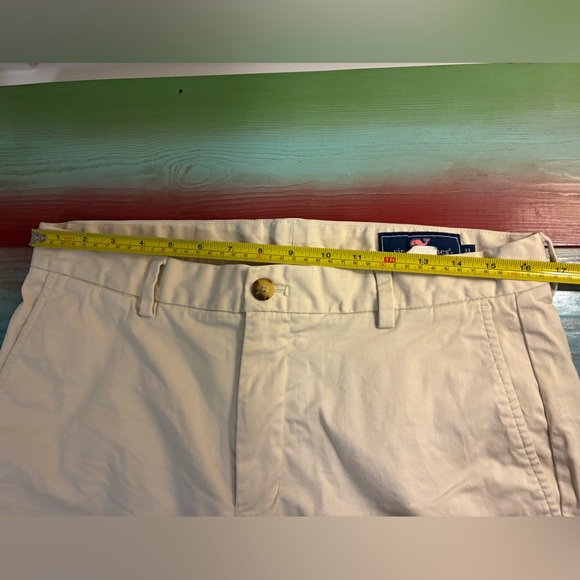 Vineyard Vines Men’s Breaker Shorts- khaki shorts size waist 33, 9” length - Picture 8 of 10
